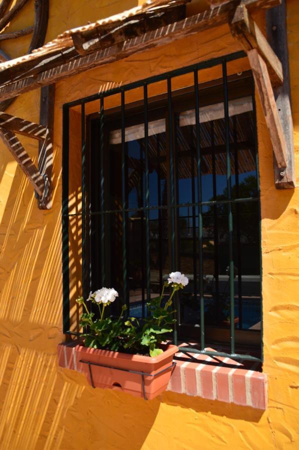 Cortijo Petra Bed & Breakfast Villanueva del Rosario Exterior photo