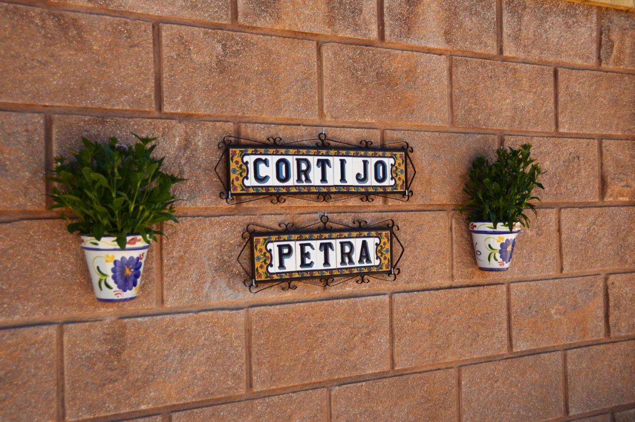 Cortijo Petra Bed & Breakfast Villanueva del Rosario Exterior photo